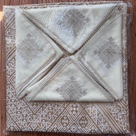 Moroccan Nappes Lakhrib Tablecloth with 8 Napkins Fits Round & Square Tables